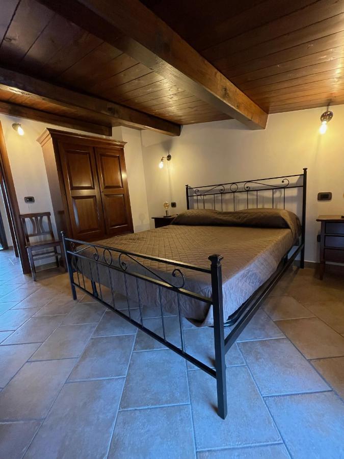 La Vie En Rose Bed & Breakfast ฟอนดี ภายนอก รูปภาพ